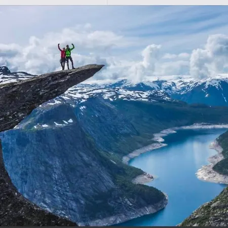 Vetlebekken Close To Trolltunga * Steinaberg